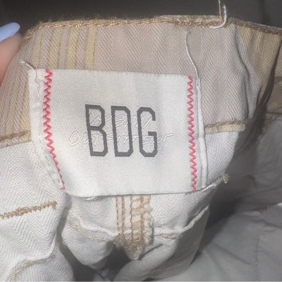 Elise Barrel Leg Pant In Floral from Urban Outfitters. - Picture 7 of 9